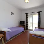 招待所 Karas On The Island Of Pag 3*