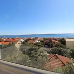 Karas On The Island Of Pag 招待所 曼德雷