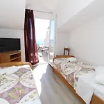 Karas On The Island Of Pag 3* 曼德雷