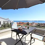 Karas On The Island Of Pag 招待所 3*