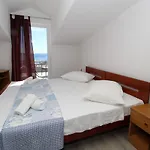 Karas On The Island Of Pag 3* 曼德雷