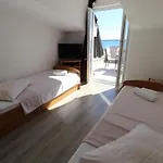 Karas On The Island Of Pag 3* 曼德雷