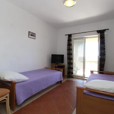 Gæstehus Karas On The Island Of Pag 3*