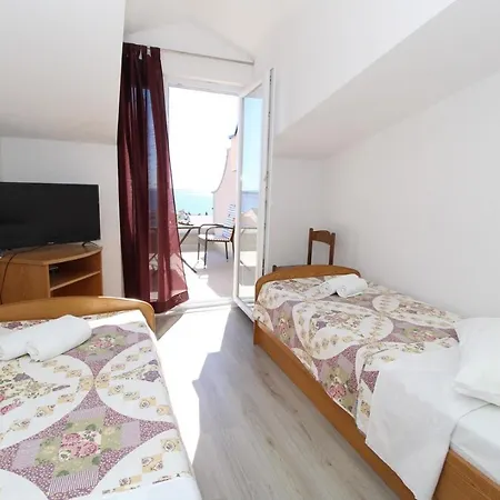 Karas On The Island Of Pag 3* Mandre