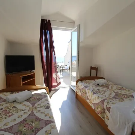 Gæstehus Karas On The Island Of Pag 3*