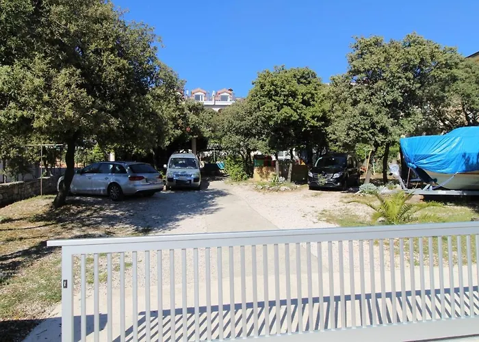 Karas On The Island Of Pag 3* Mandre