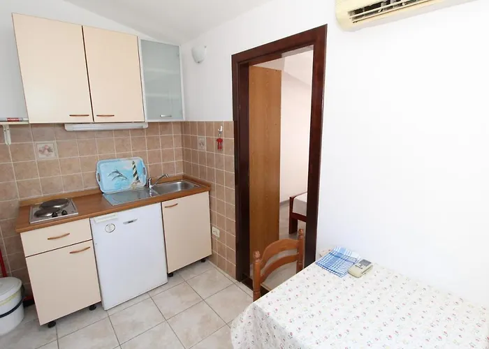 Karas On The Island Of Pag 3* Mandre